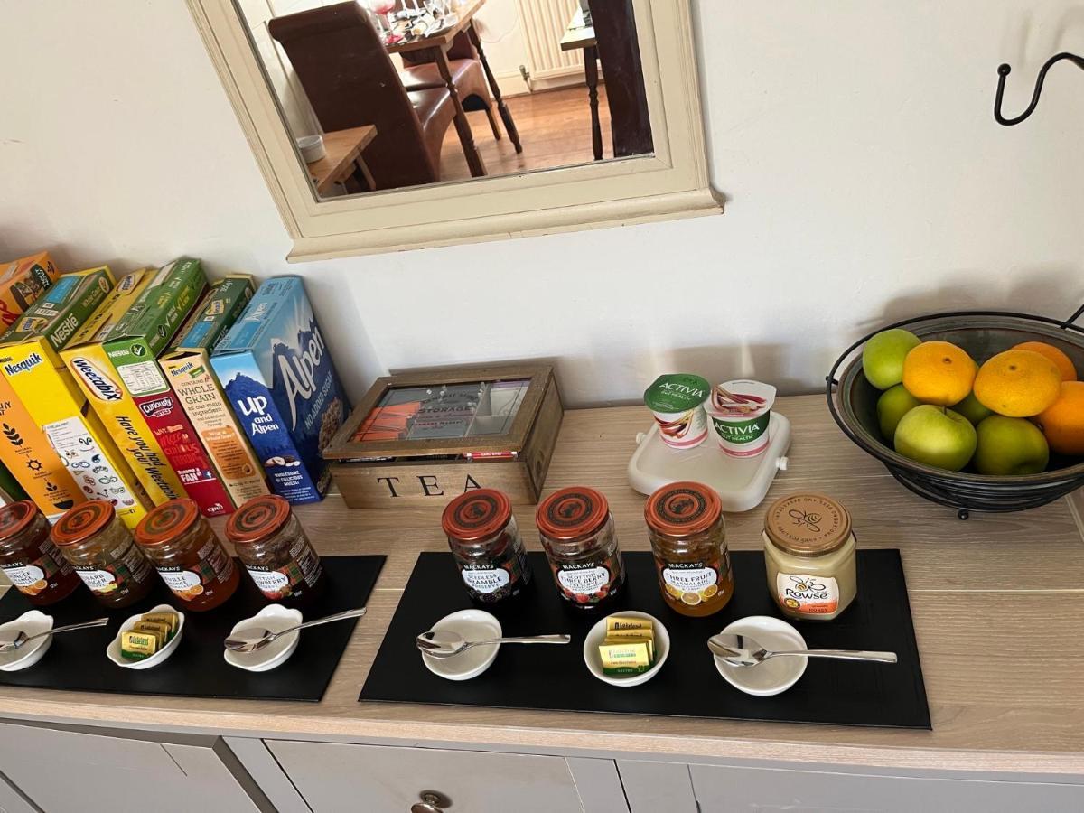 Brewery Farm House Bed & Breakfast Swindon Bagian luar foto