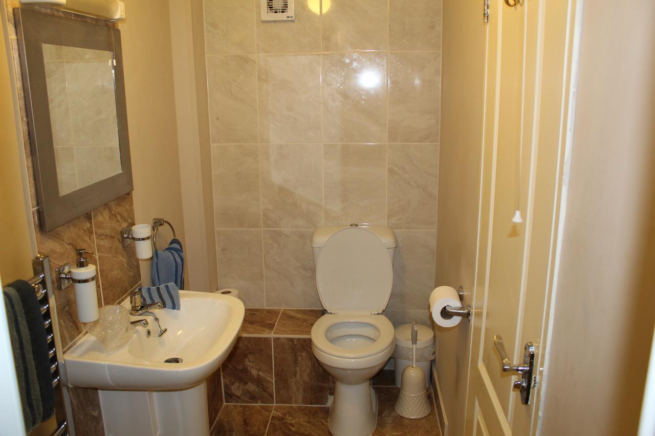 Brewery Farm House Bed & Breakfast Swindon Bagian luar foto